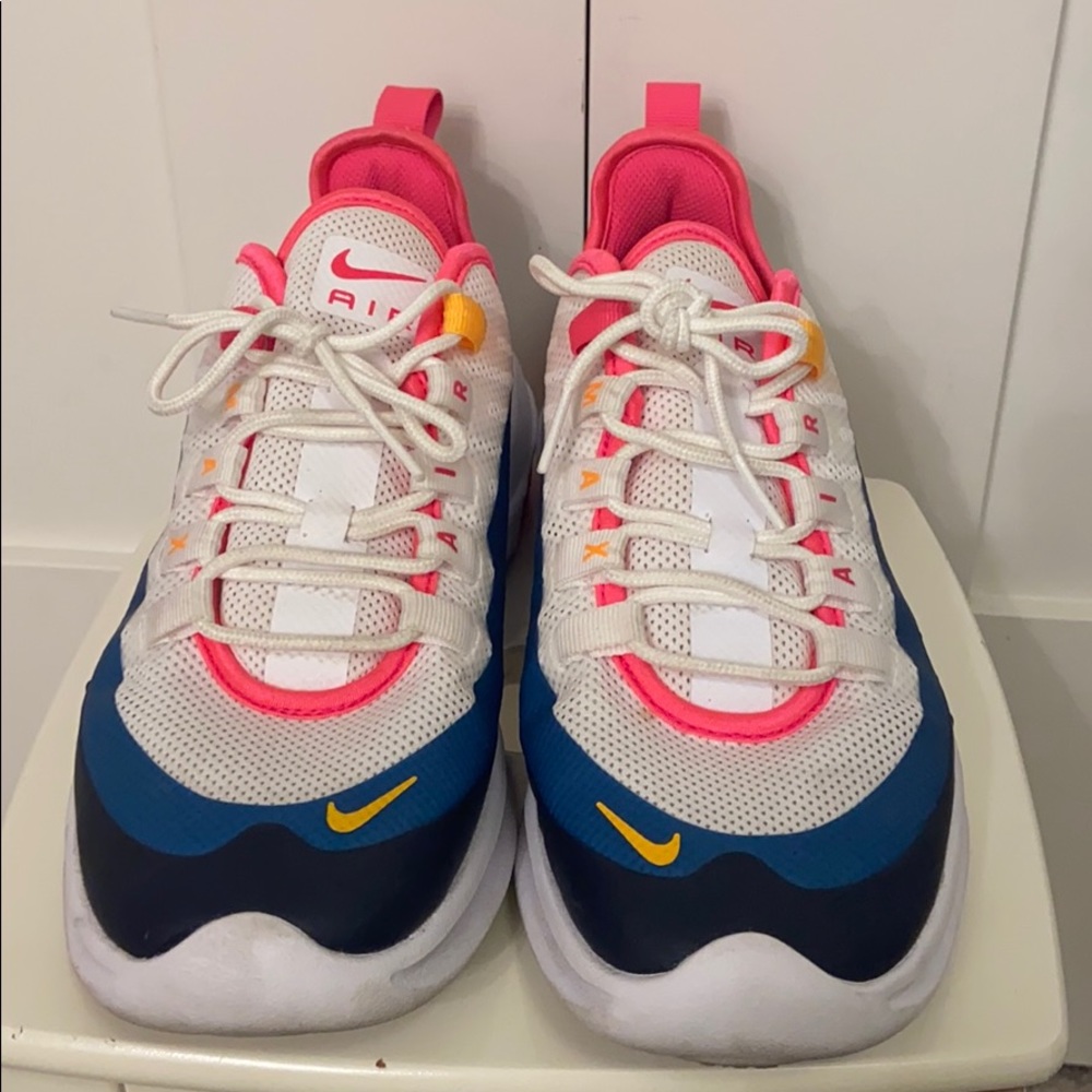 Nike Air Max Axis women’s shoes